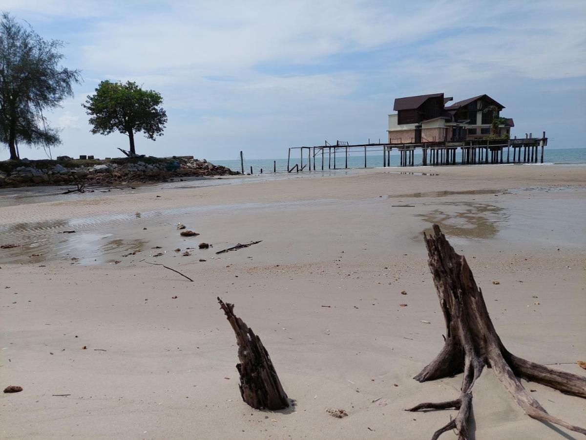 Port Dickson Pd Malacca Straits Homestay Exteriör bild